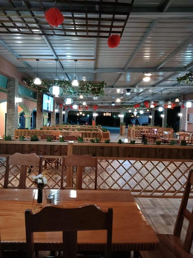 Sunshine View Hotel And Restaurant Corozal Town Esterno foto