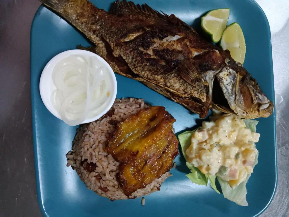 Sunshine View Hotel And Restaurant Corozal Town Esterno foto