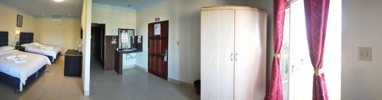 Sunshine View Hotel And Restaurant Corozal Town Esterno foto